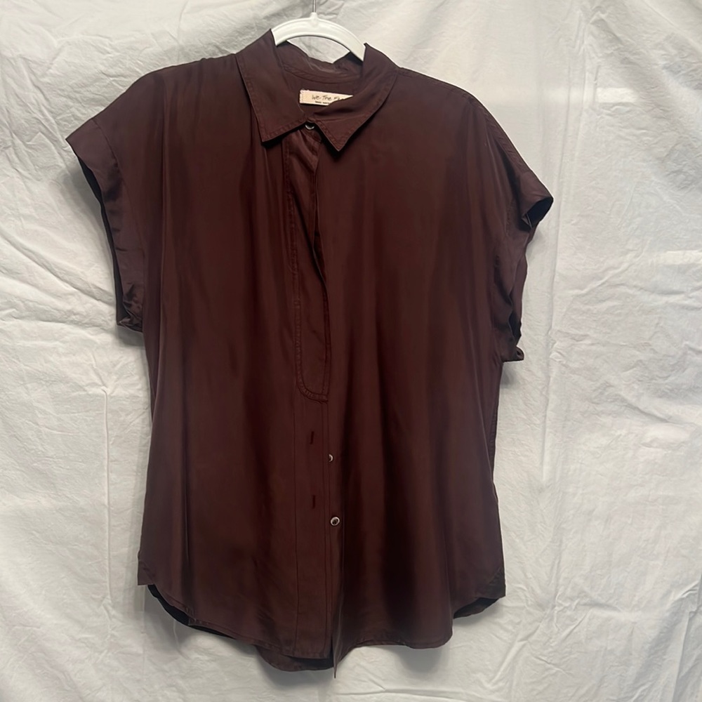 Silk top. Super cute
